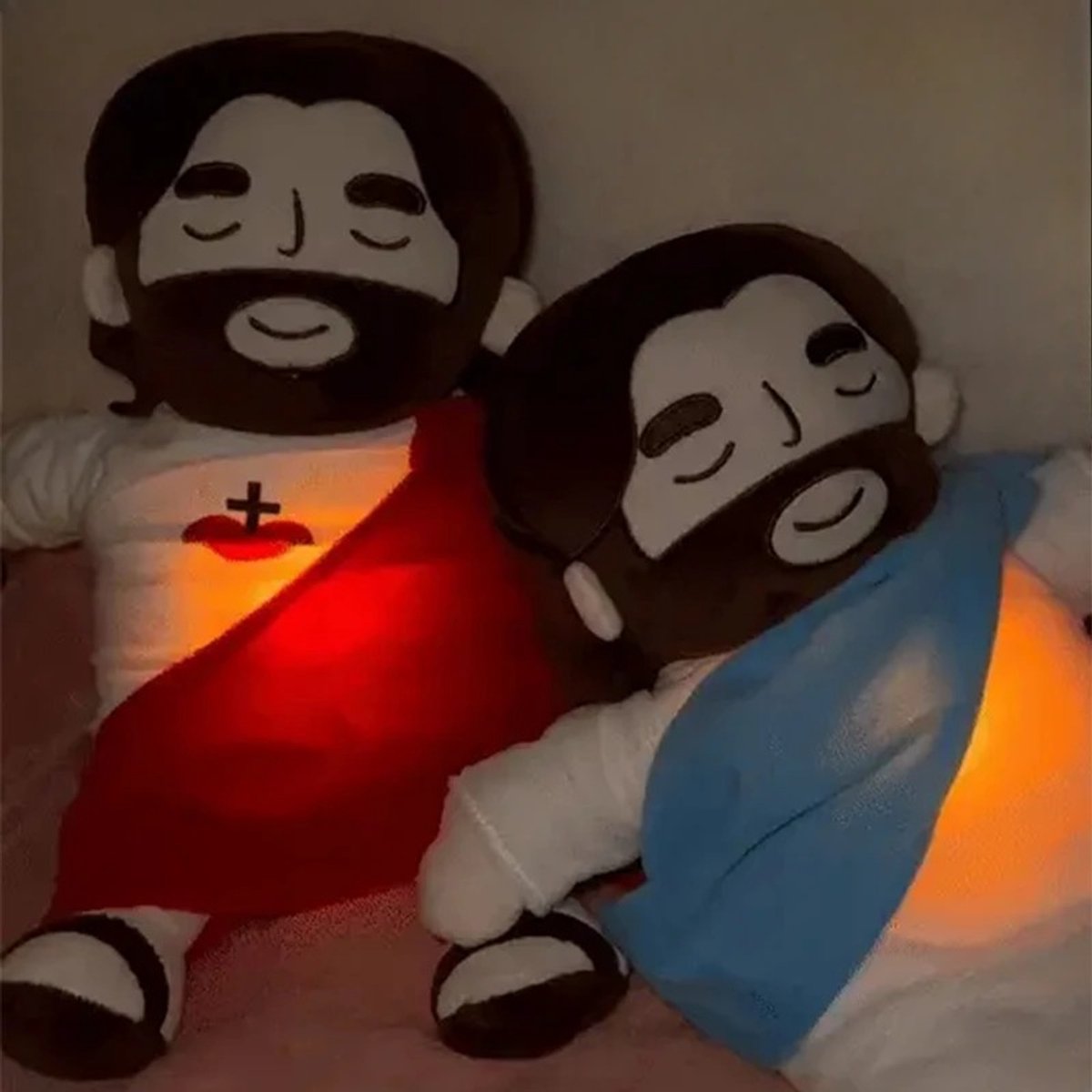 Jezus Pluche Knuffel met Lichtgevend & Ademend Hart – Voor Kinderen