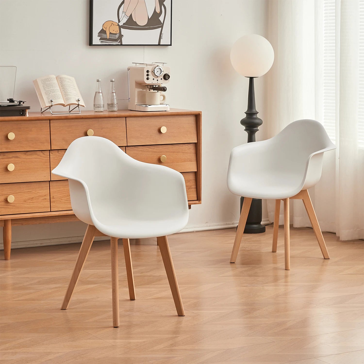 Set van 2 Retro Eetkamerstoelen met Armleuning – Scandinavische Design Stoelen met Beukenhouten Poten – Moderne Kunststof Kuipstoelen