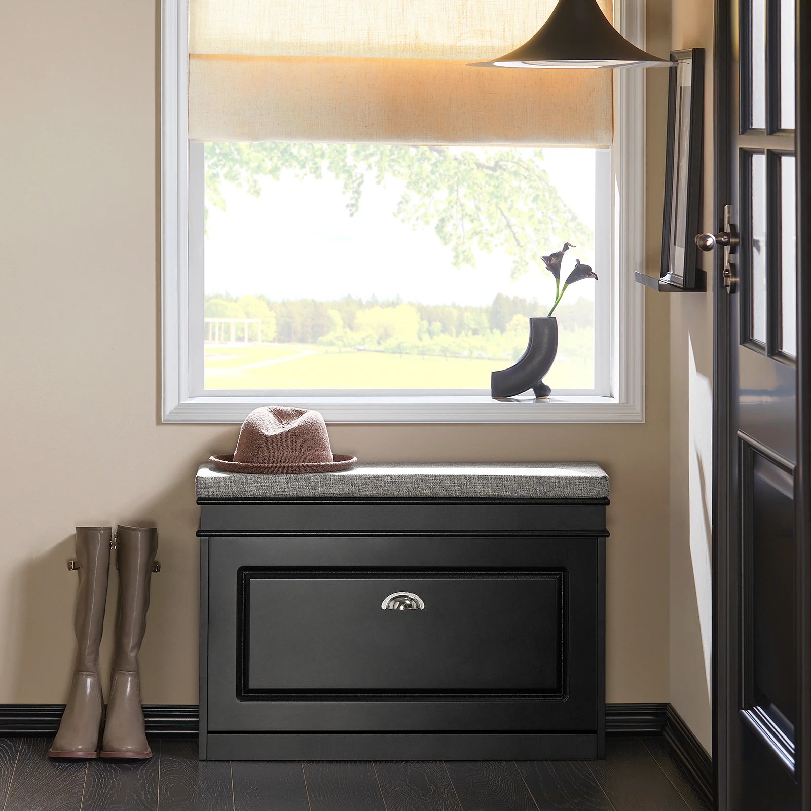 Schoenenbank met opbergruimte en kussen – compact en comfortabel