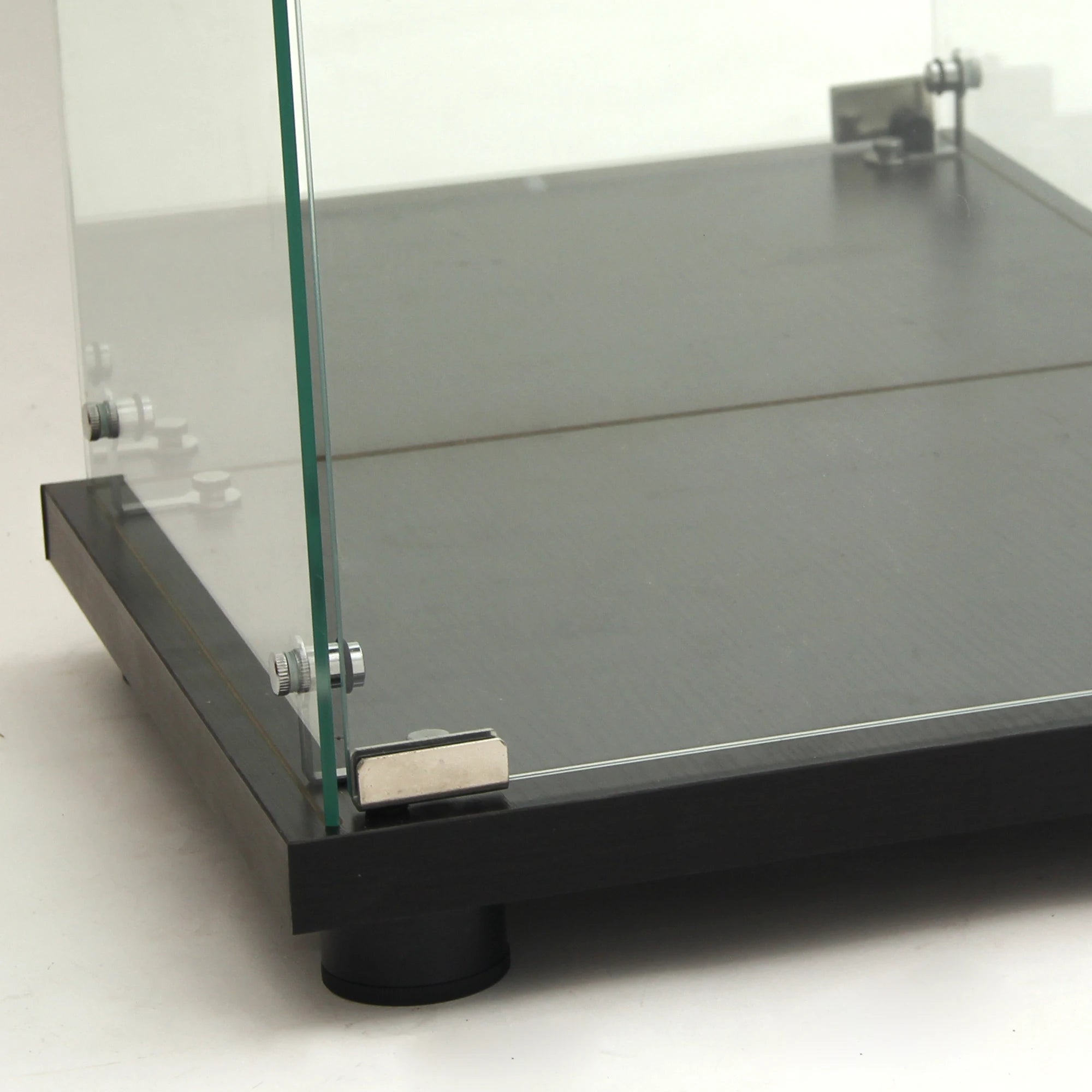 Staande LED Vitrinekast met 4 Niveaus – Moderne Displaykast voor Woonkamer & Slaapkamer
