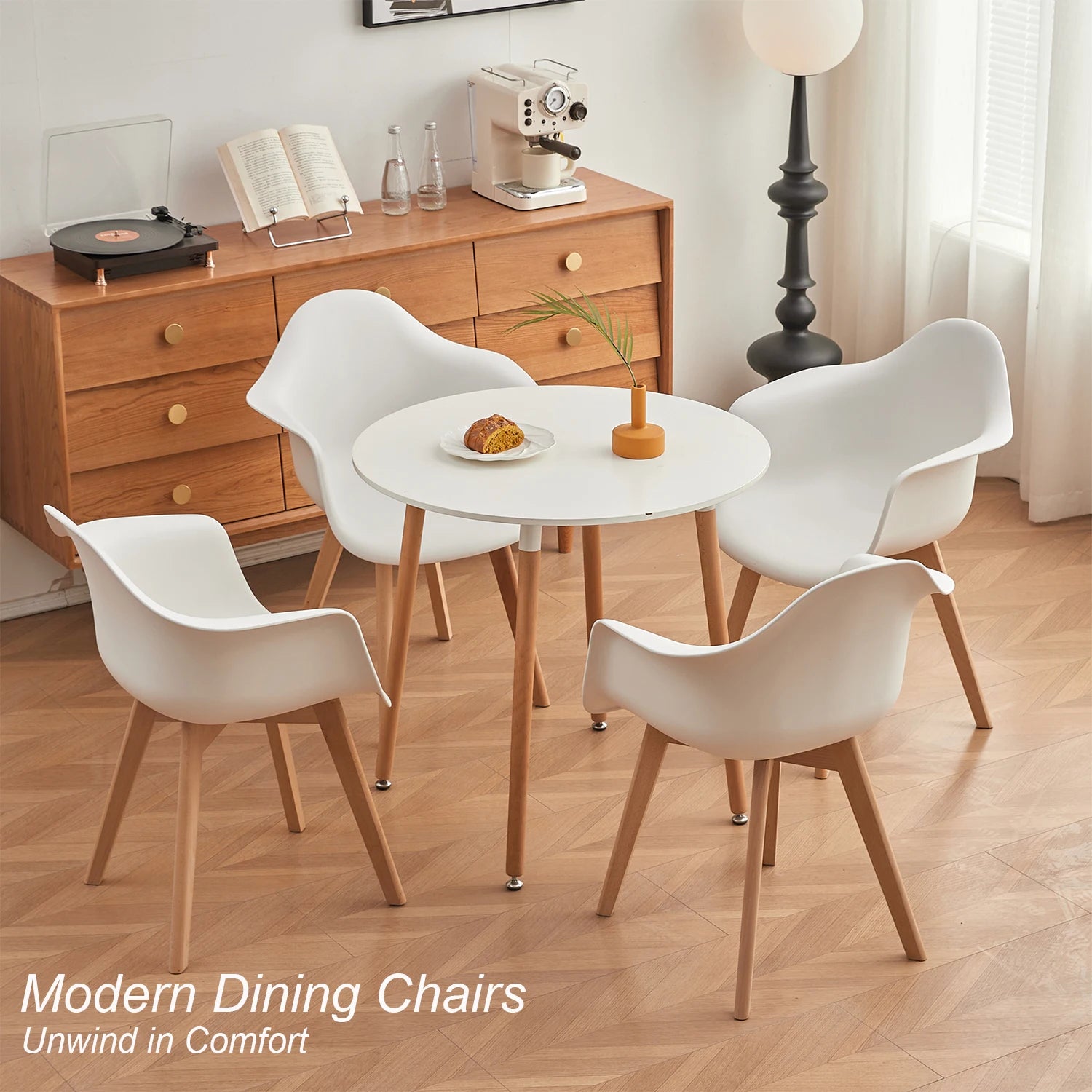 Set van 2 Retro Eetkamerstoelen met Armleuning – Scandinavische Design Stoelen met Beukenhouten Poten – Moderne Kunststof Kuipstoelen