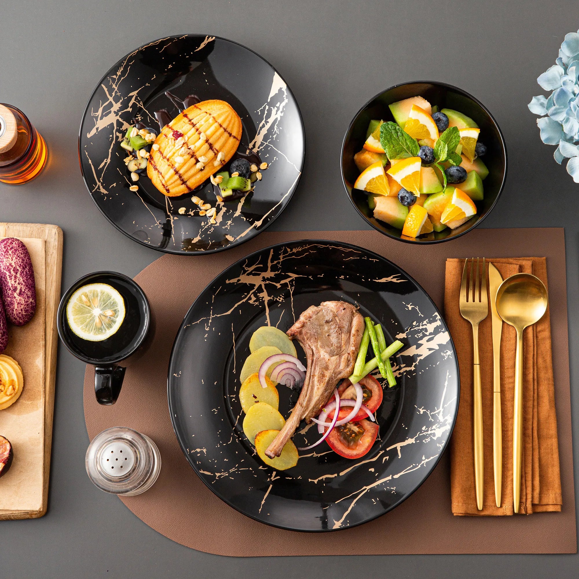 Zwart Porselein Serviesset met Gouden Accenten – 16/32/48 Delig Modern Servies voor 4-12 Personen