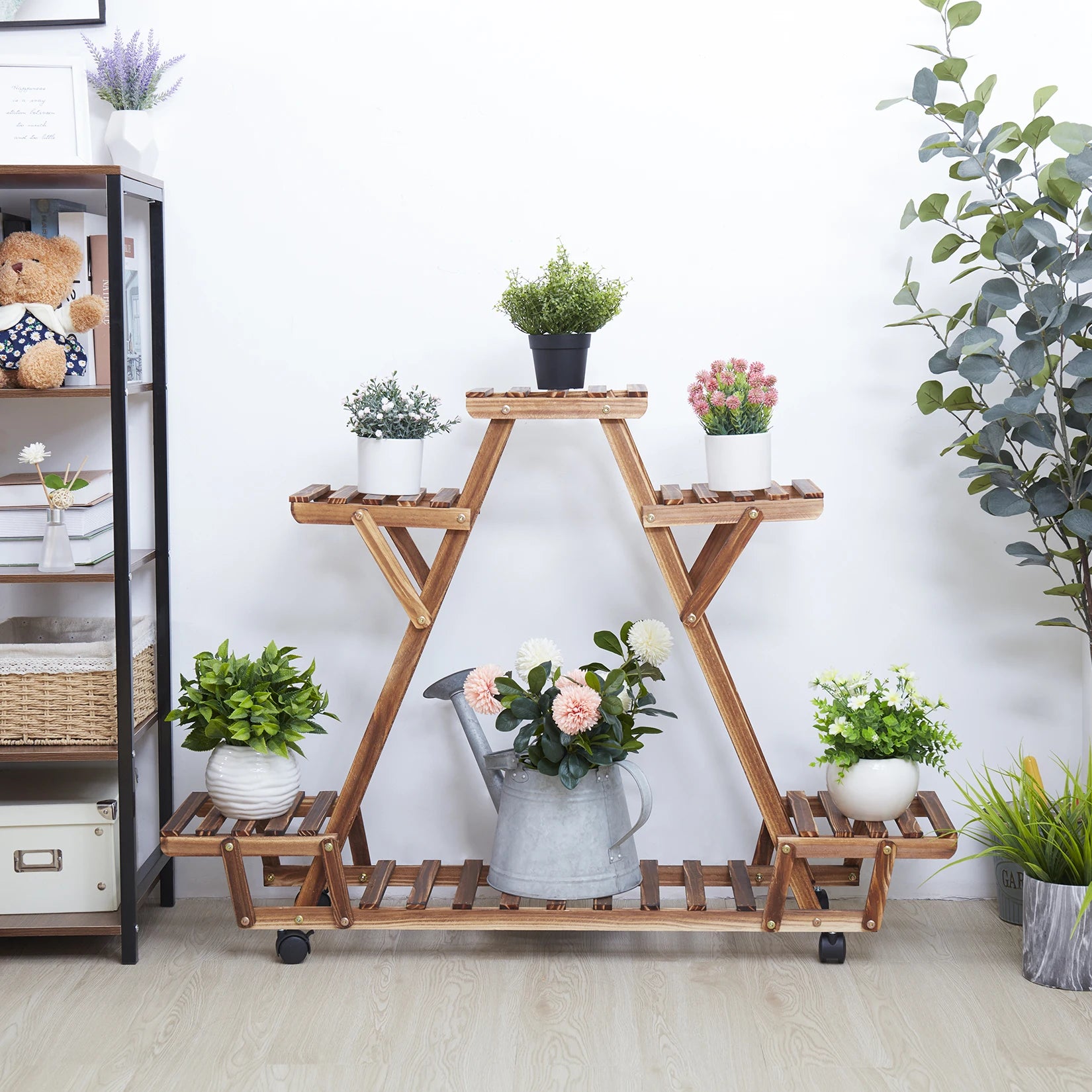 Driehoekig Plantenrek met Wielen – 6 Lagen Houten Bloemenstandaard voor Binnen & Balkon