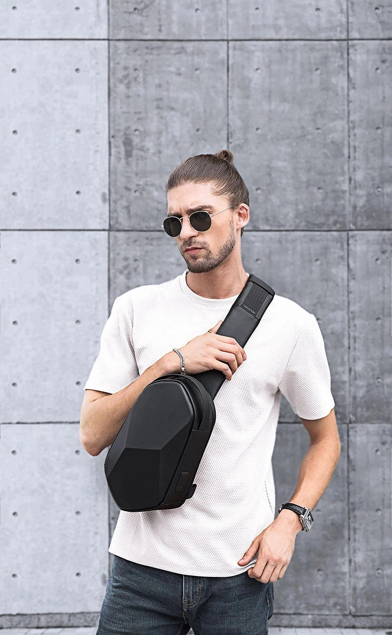 Hard Shell Waterdichte USB Oplaadbare Sling Bag – Crossbody Chest Bag voor Mannen & Unisex Reis‑Schoudertas