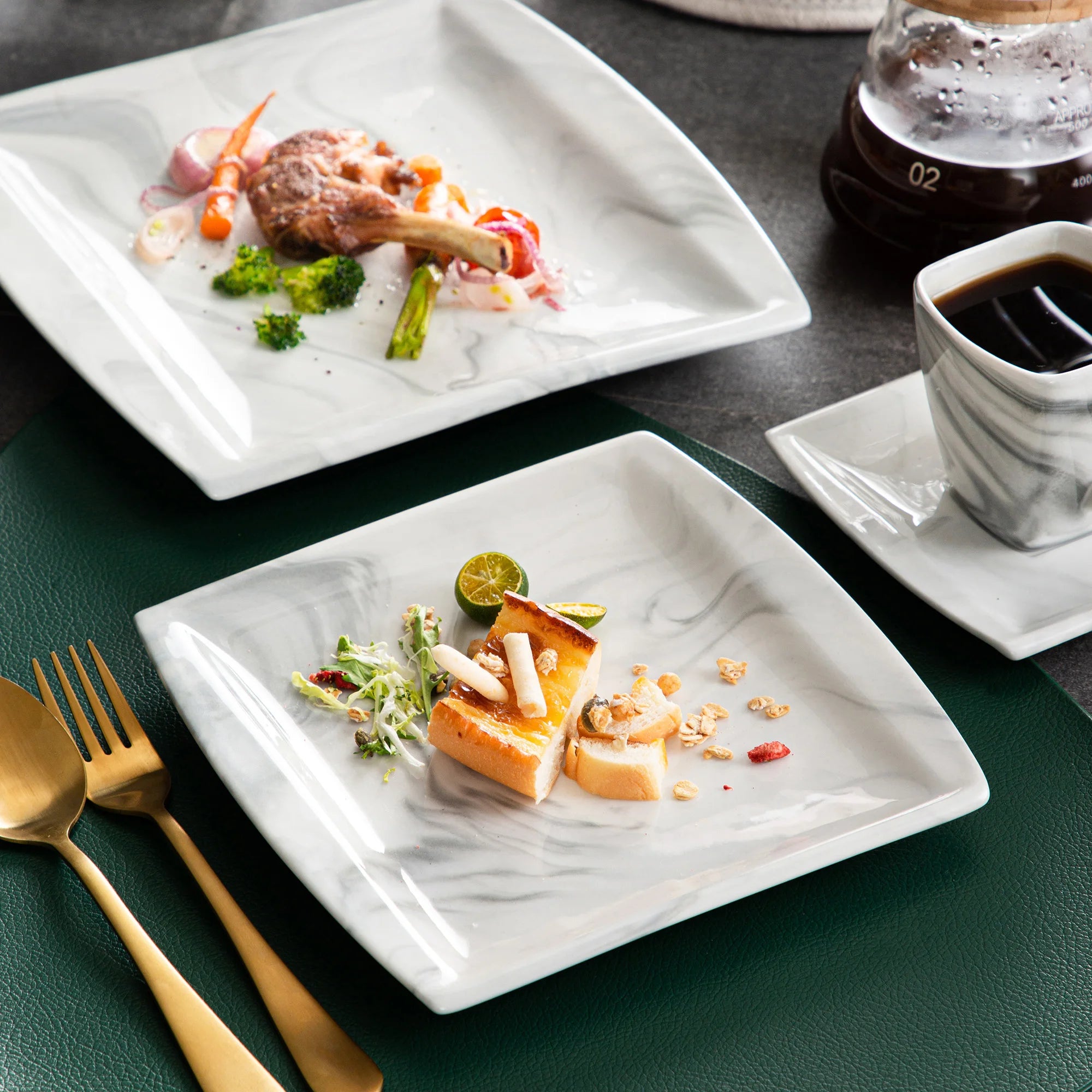 Marmergrijze porseleinen serviesset – servies voor 12 personen met kopjes, schoteltjes, dessertborden, soepborden en dinerborden.