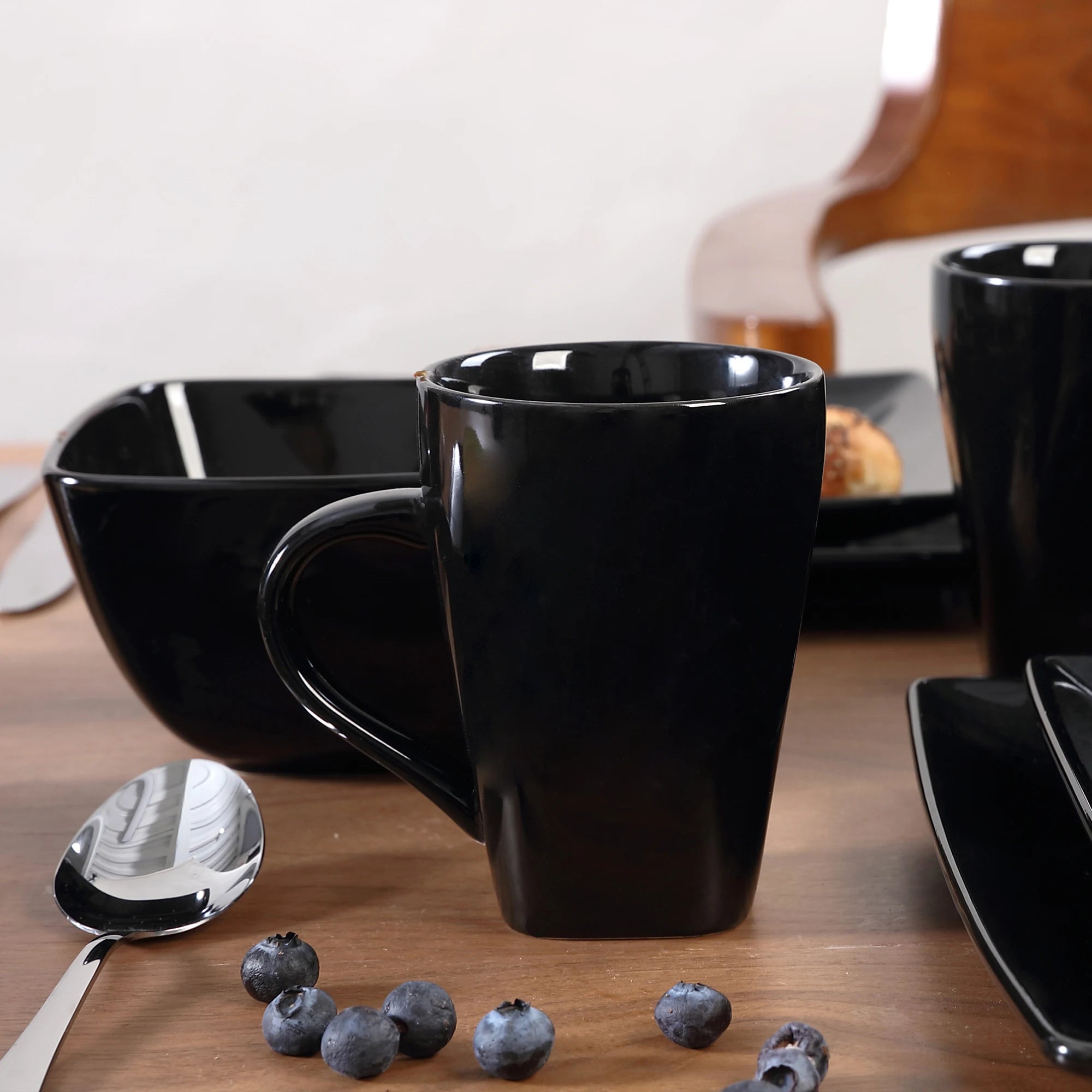 Zwart Serviesset Keramiek – 16, 32 of 48 Delige Moderne Vierkante Servies Set met Borden, Kommen en Mokken – Luxe Tafelservies