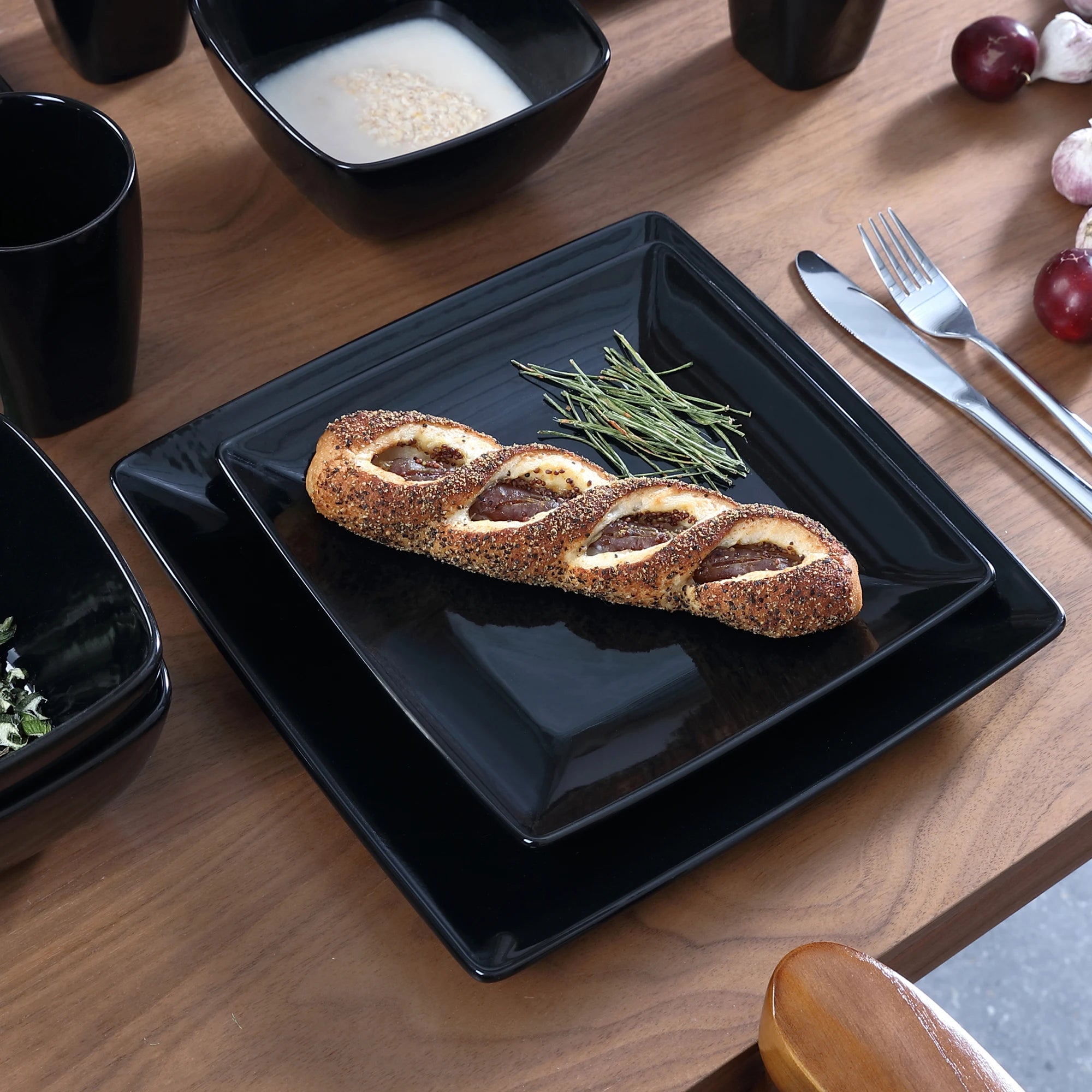 Zwart Serviesset Keramiek – 16, 32 of 48 Delige Moderne Vierkante Servies Set met Borden, Kommen en Mokken – Luxe Tafelservies