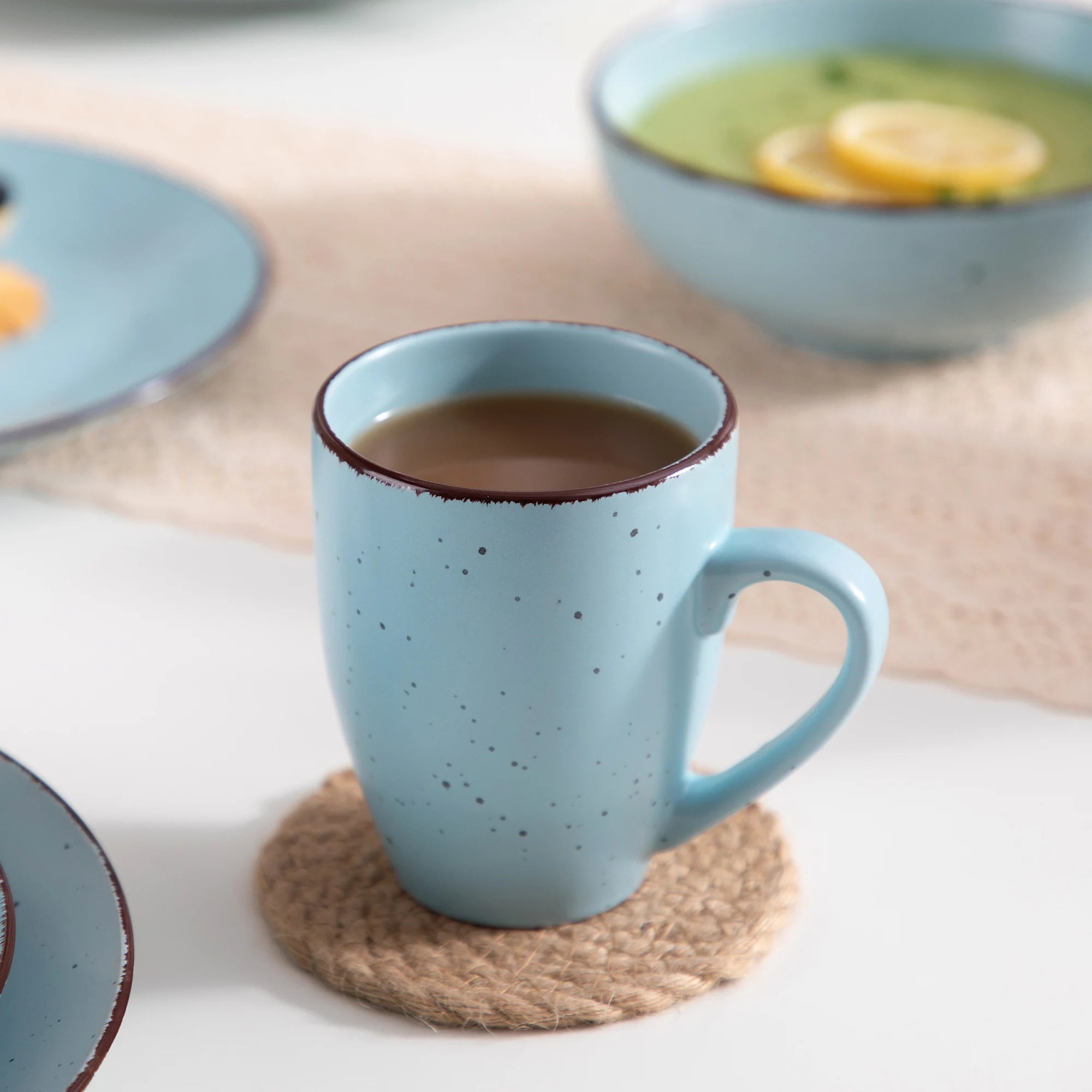 16-delig Blauw Steengoed Serviesset – Duurzaam en Stijlvol Aardewerk voor Dagelijks Gebruik