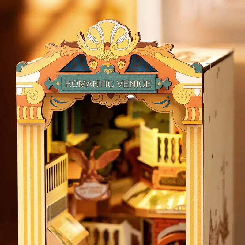 3D Houten Boekhoekje Romantisch Venetië – DIY Book Nook Bouwpakket met LED Verlichting – Decoratieve Boeksteun voor Boekenplank en Interieur