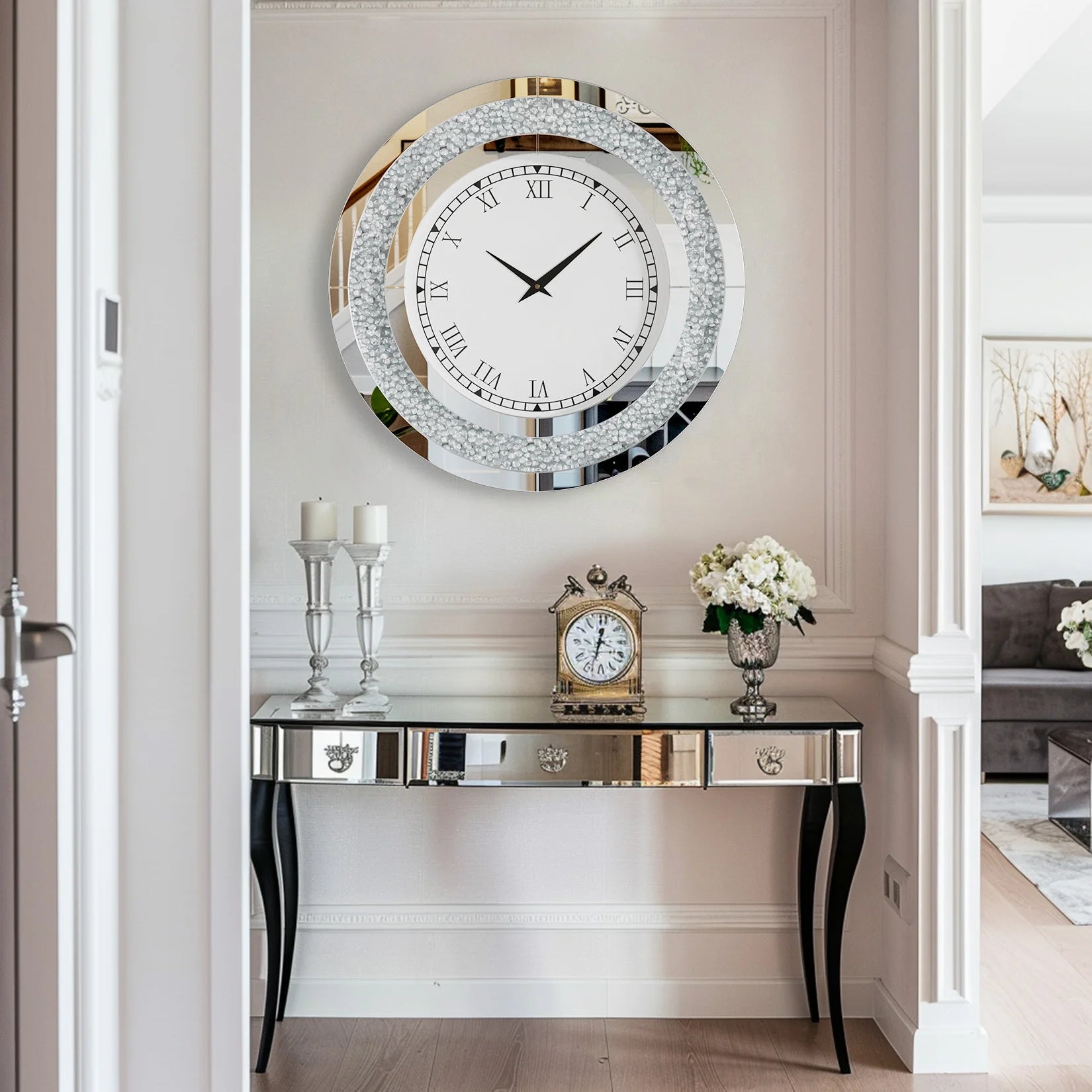 Ronde Zilveren Spiegelklok 60 cm – Luxe Wandklok met Romeinse Cijfers & Crushed Diamant Design
