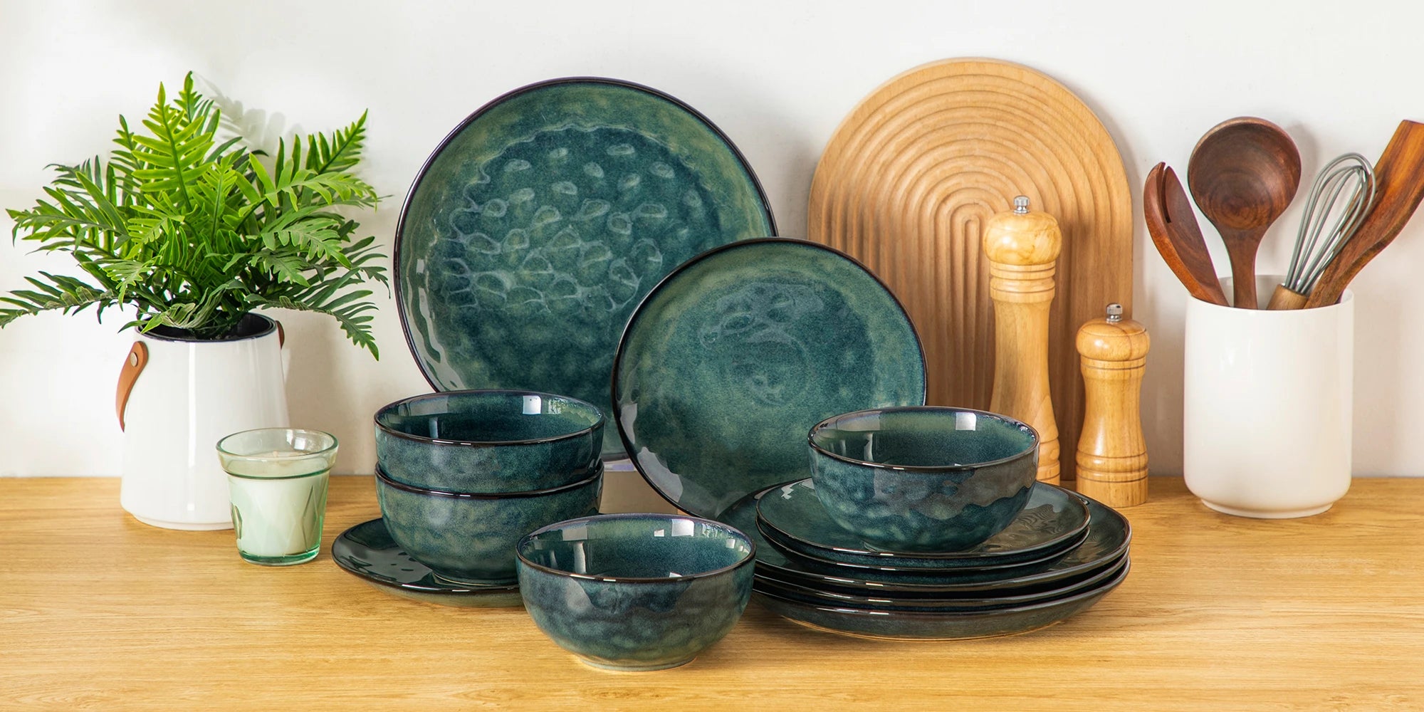 Groene Keramische Borden Set 12/24-Delig – Steengoed Servies voor 4 of 8 Personen – Modern & Magnetronbestendig