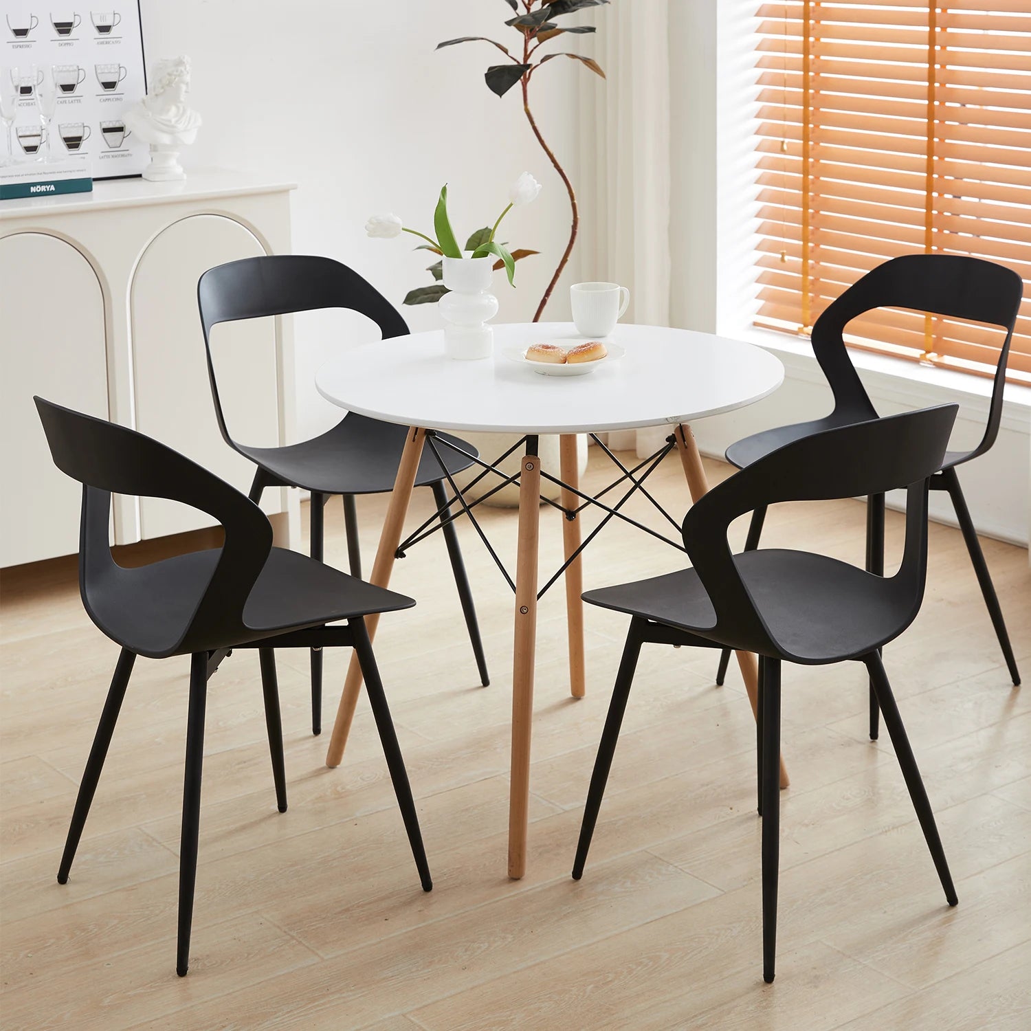 Set van 4/6 Scandinavische Eetkamerstoelen – Nordic Design Kunststof Stoelen met Metalen Poten
