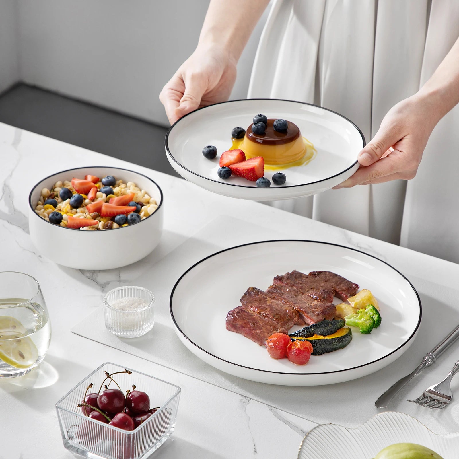 12-delige Serviesset - Wit met zwarte rand – Keramisch Porselein Servies voor 4 Personen – Dinerborden, Dessertborden & Kommen