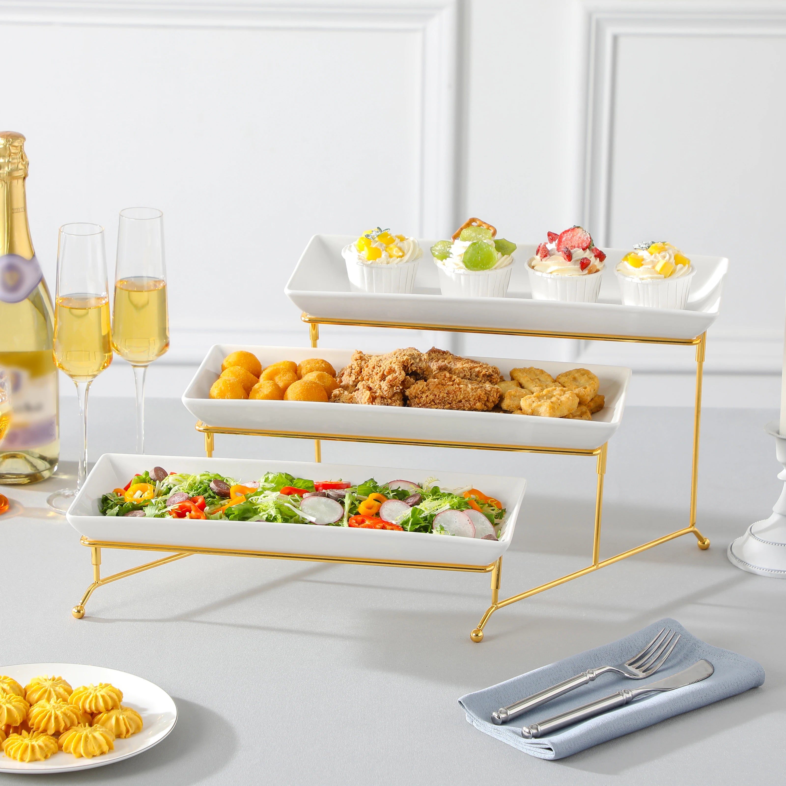 3-Laags Porseleinen Serveerschaal met Gouden Rand – Luxe Etagère voor High Tea, Buffet & Feest