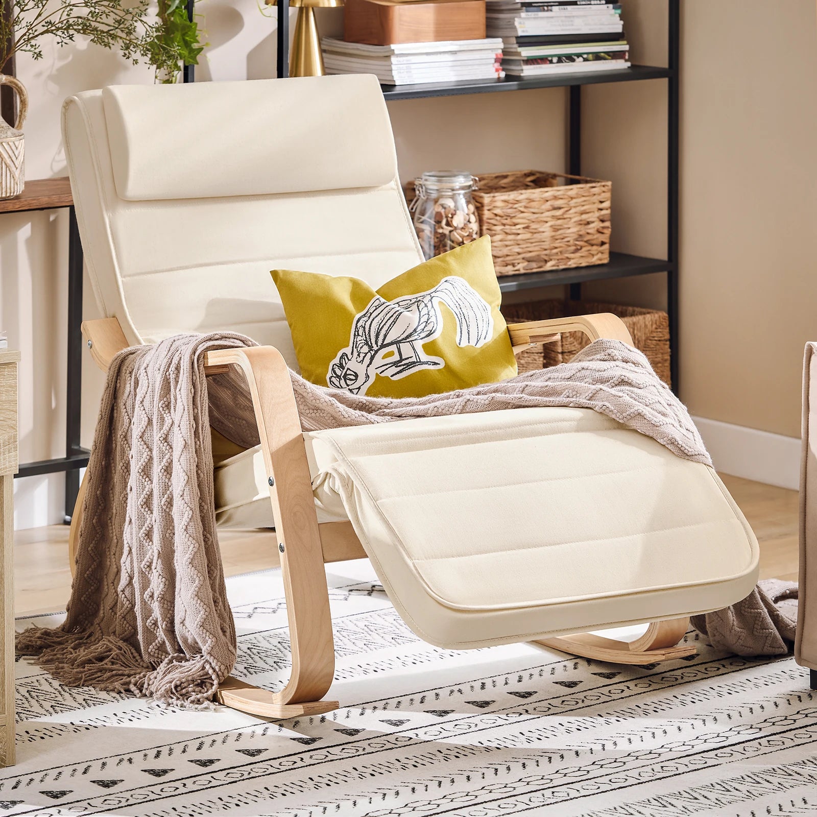 Schommelstoel met Voetensteun Berkenhout – Verstelbare Relaxstoel Beige 150 kg