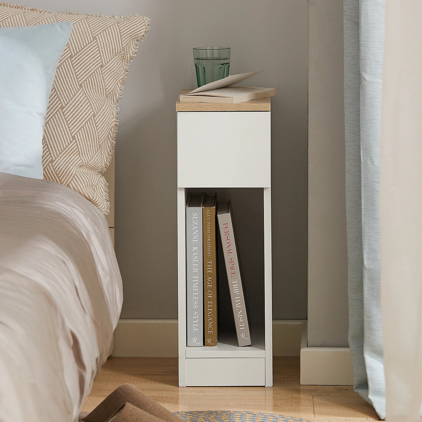 Smal Nachtkastje met Lade – 20 cm Breed Moderne Bijzettafel voor Slaapkamer en Woonkamer