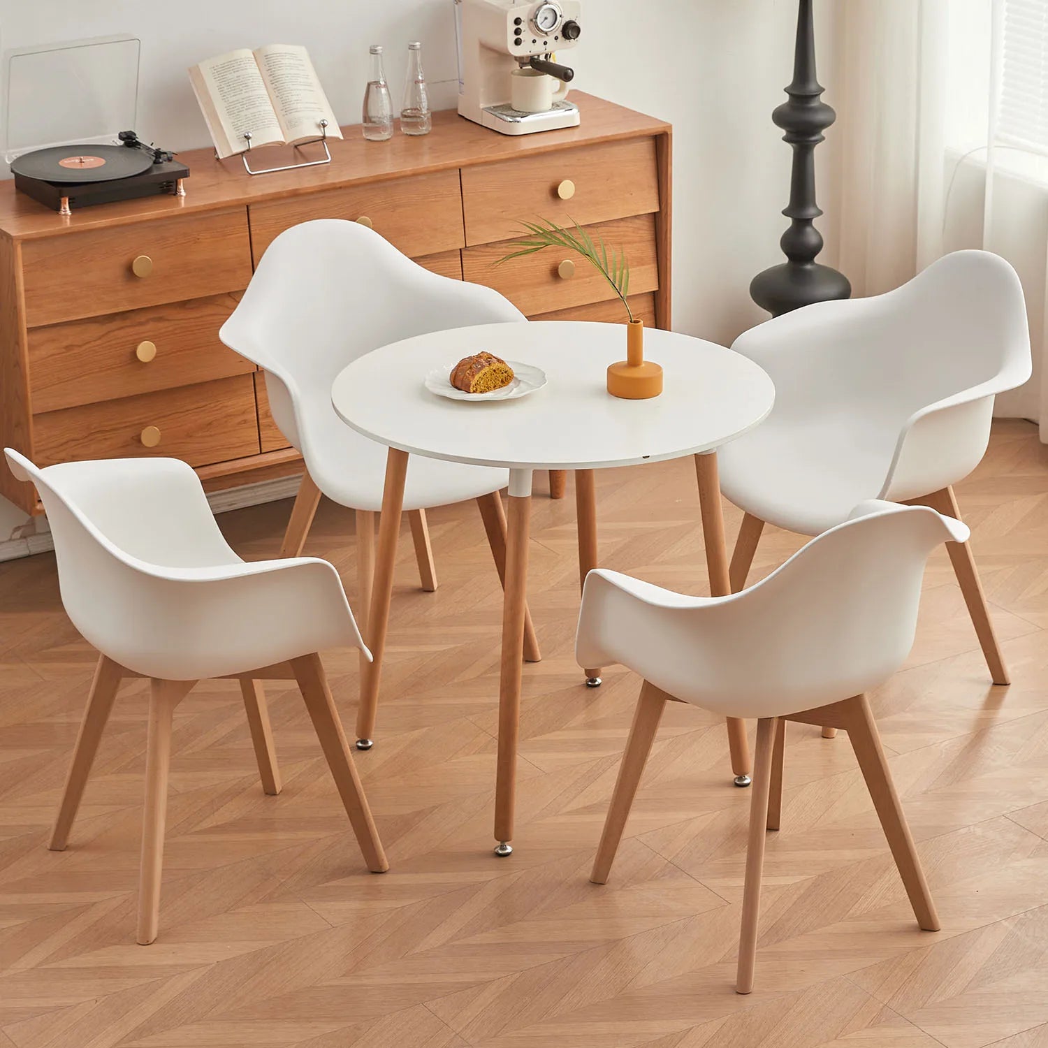 Set van 2 Retro Eetkamerstoelen met Armleuning – Scandinavische Design Stoelen met Beukenhouten Poten – Moderne Kunststof Kuipstoelen