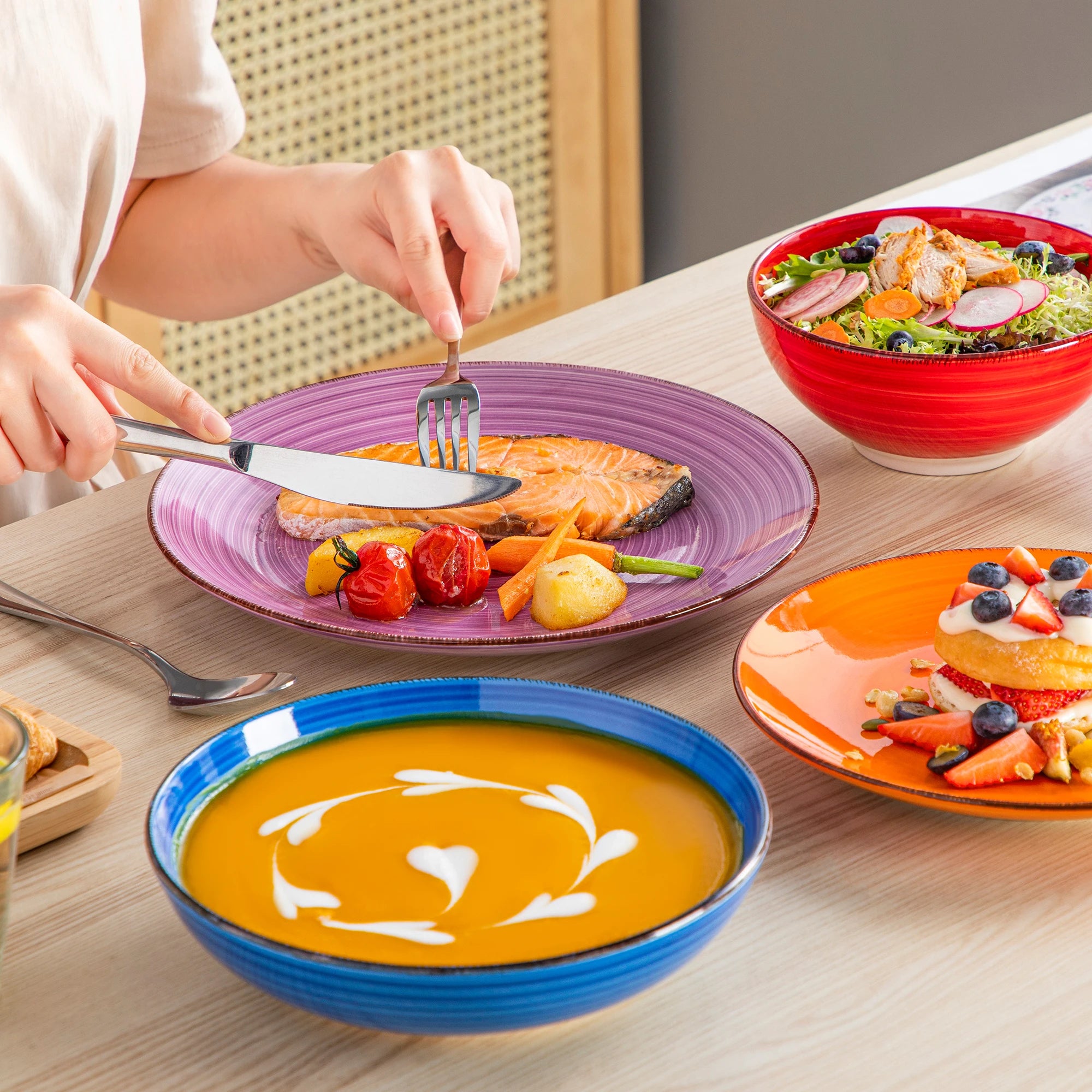 Keramisch Servies Set 12/24/48-delig – Luxe Porselein Serviesset met Handgeschilderd Spiraal Design – Vaatwasser- & Magnetronbestendig