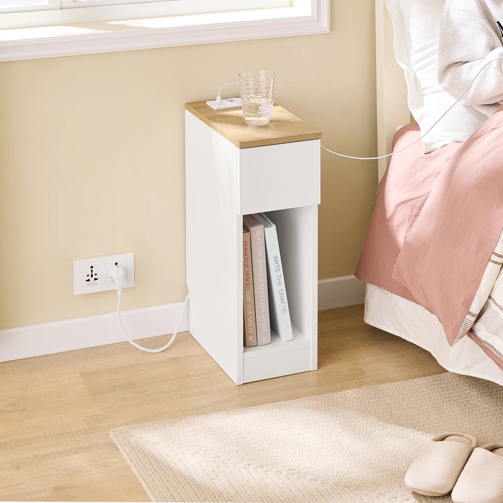Modern smal nachtkastje met lade en opbergruimte – strak wit design