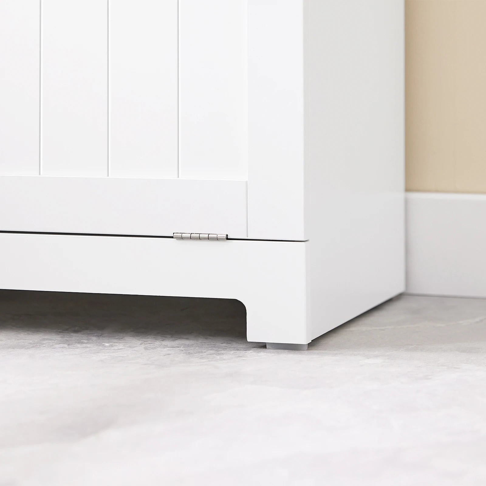 Badkamerkast met wasmand – Praktische opbergoplossing voor badkamer en wasruimte