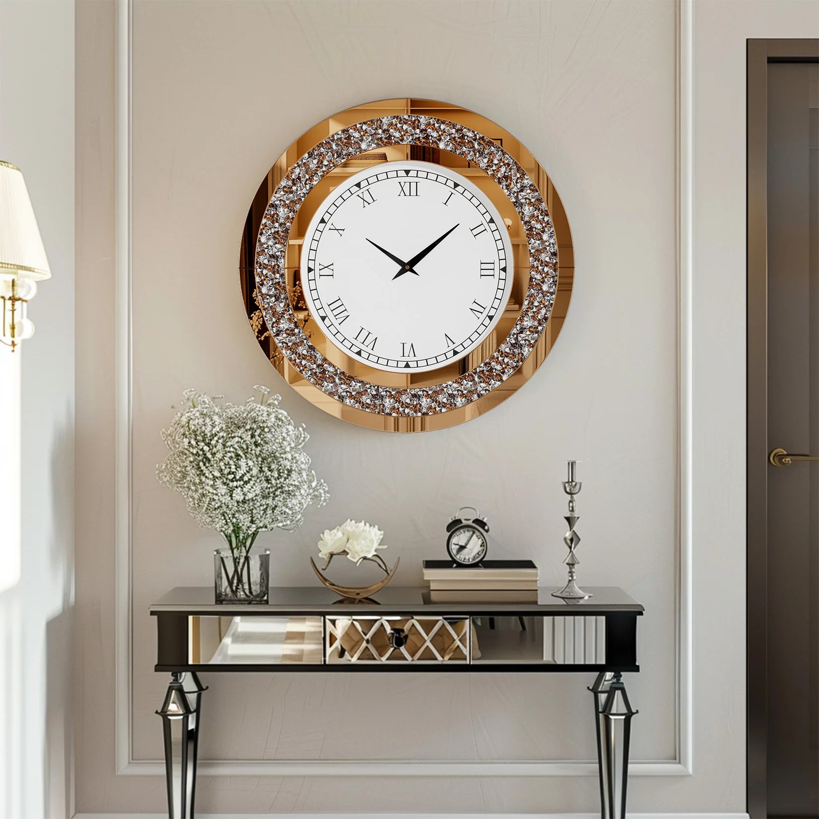 Ronde Zilveren Spiegelklok 60 cm – Luxe Wandklok met Romeinse Cijfers & Crushed Diamant Design