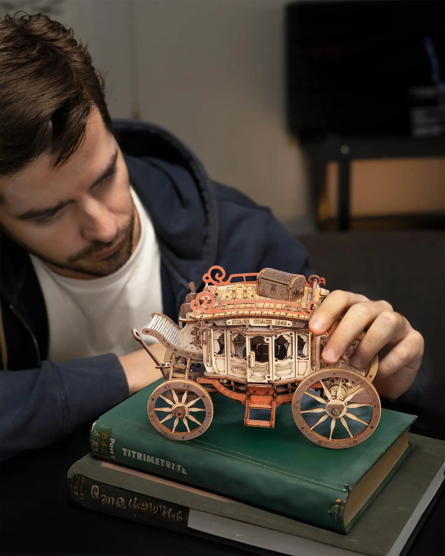 3D Houten Puzzel Muziekdoos – Stagecoach Model voor Volwassenen – Creatieve STEM Hobby Kit