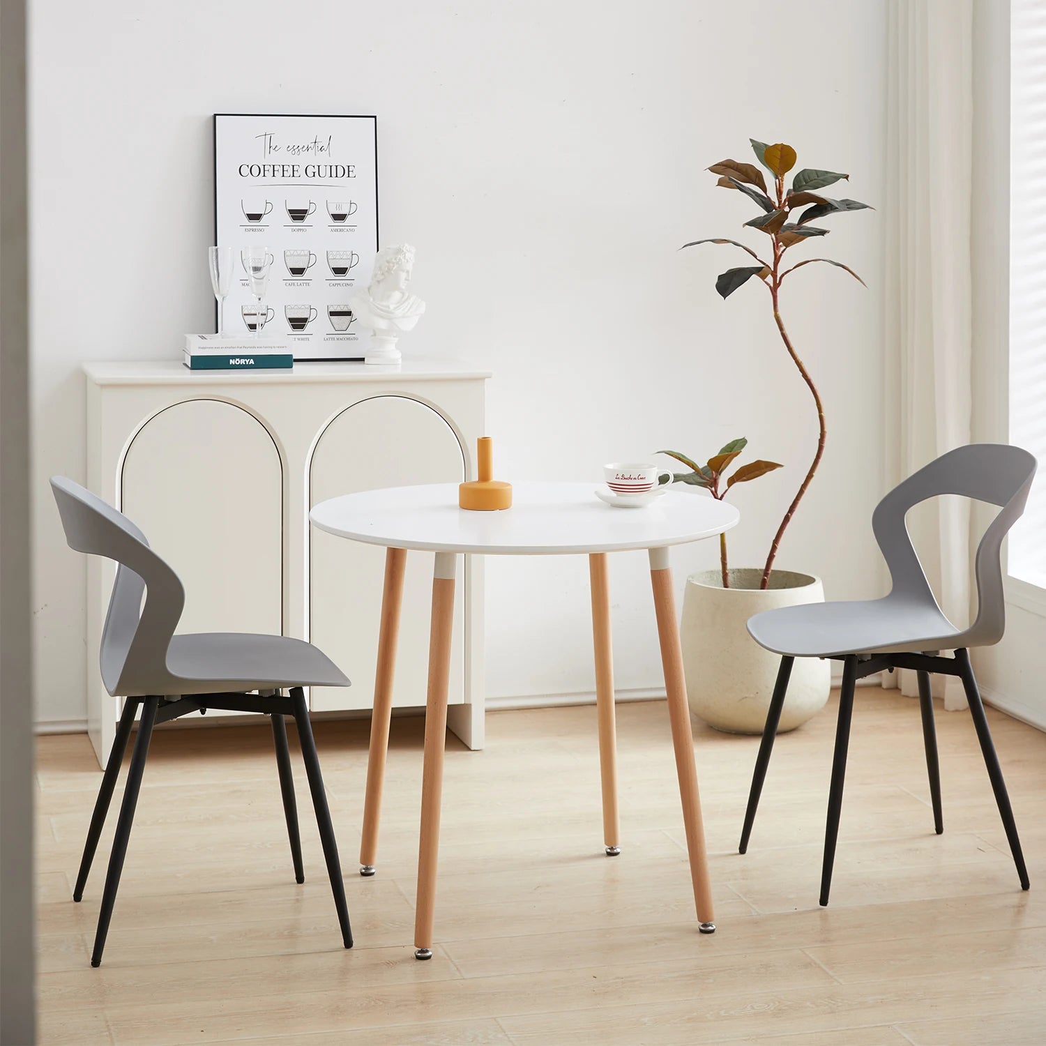 Set van 4/6 Scandinavische Eetkamerstoelen – Nordic Design Kunststof Stoelen met Metalen Poten