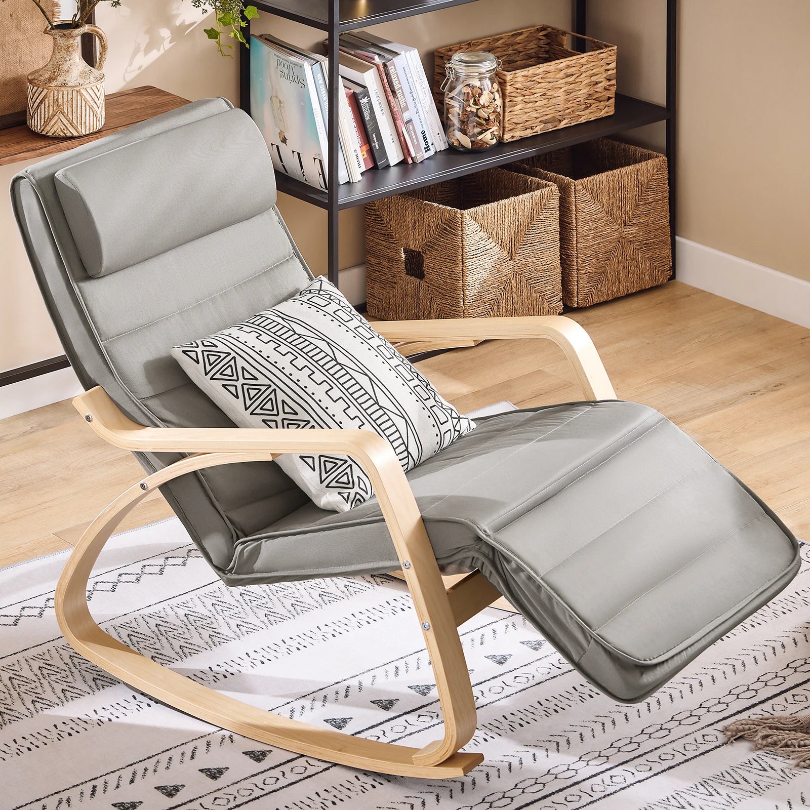 Schommelstoel met Voetensteun Berkenhout – Verstelbare Relaxstoel Beige 150 kg