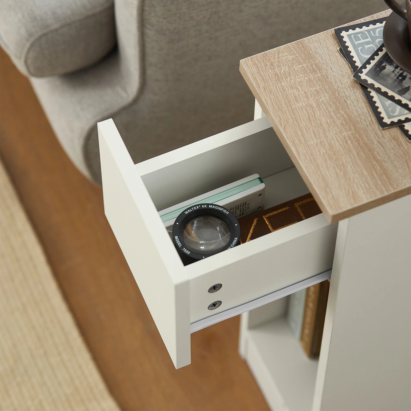 Smal Nachtkastje met Lade – 20 cm Breed Moderne Bijzettafel voor Slaapkamer en Woonkamer