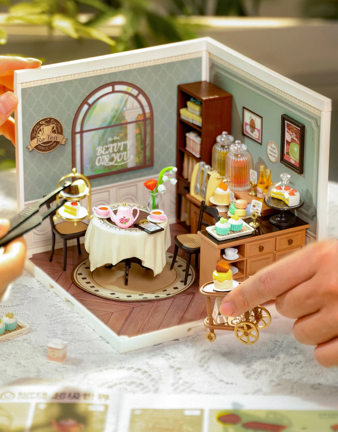 Miniatuur Poppenhuis Bouwset – Burgers Bar Thema – Creatieve DIY Bouwstenen voor Kinderen en Tieners