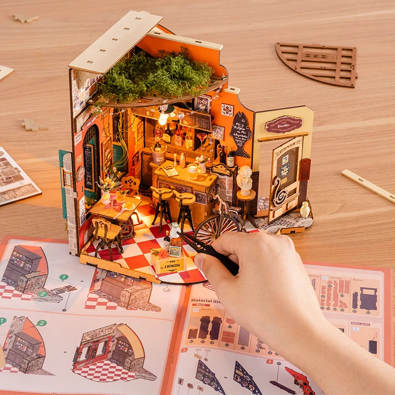 DIY Houten Miniatuur Poppenhuis – Cheers Bar Model met LED Verlichting – Educatief Bouwpakket voor Volwassenen en Kinderen