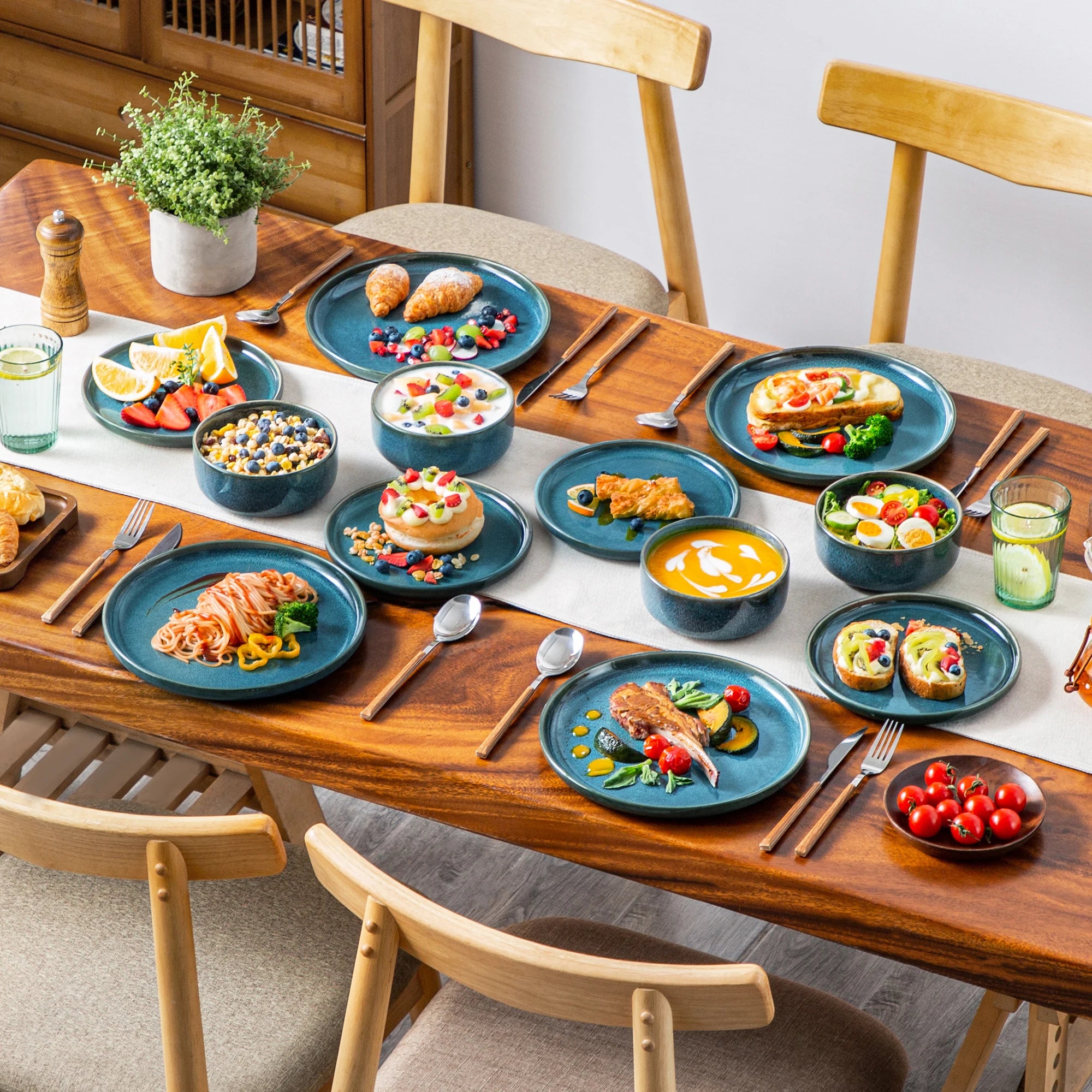 Blauwe Keramische Serviesset 18-Delig – Luxe Bordenset met Reactief Glazuur voor 6 Personen