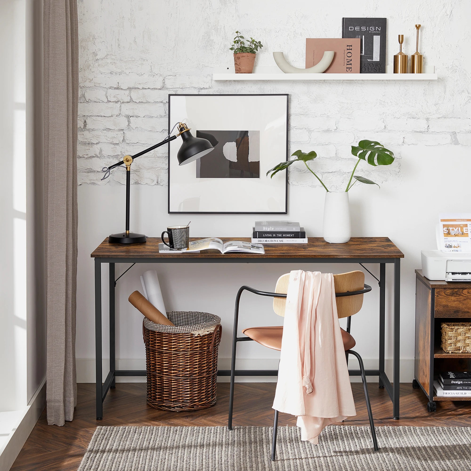 Compact industrieel bureau 140x60 cm – stevig en stijlvol voor thuiswerk of kantoor