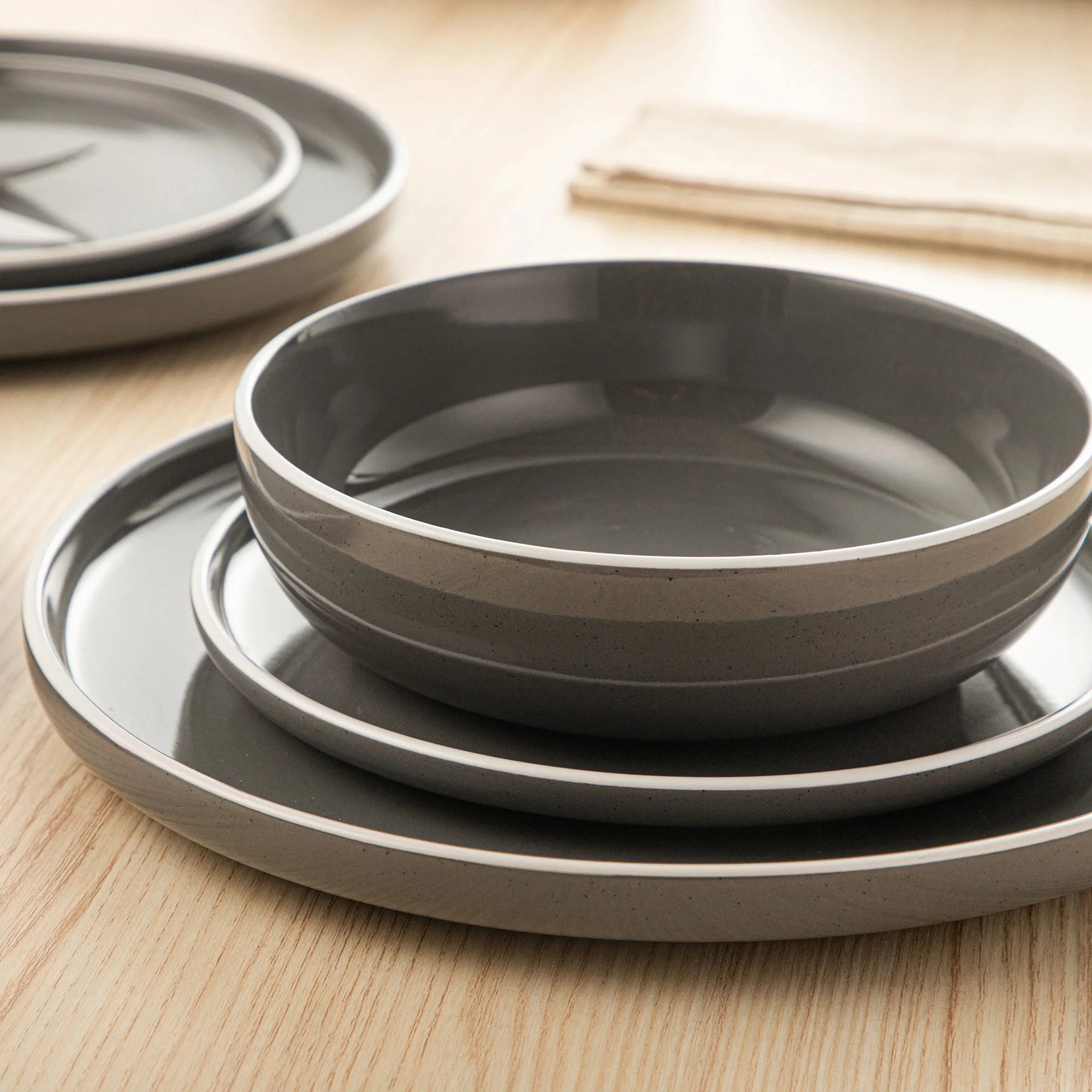 Serviesset 16-delig – Grijs Steengoed Servies voor 4 Personen – Modern & Duurzaam Keramisch Servies