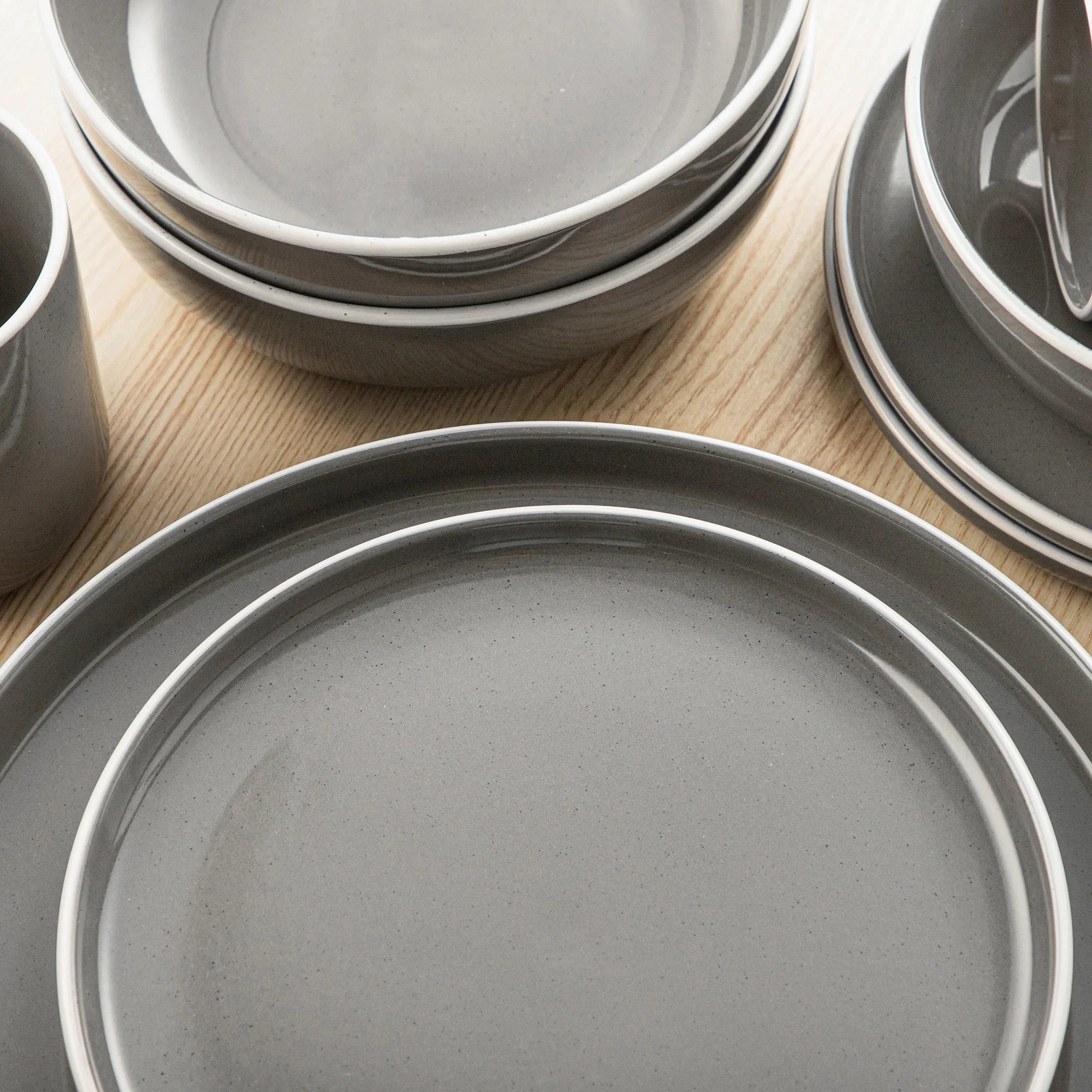 Serviesset 16-delig – Grijs Steengoed Servies voor 4 Personen – Modern & Duurzaam Keramisch Servies