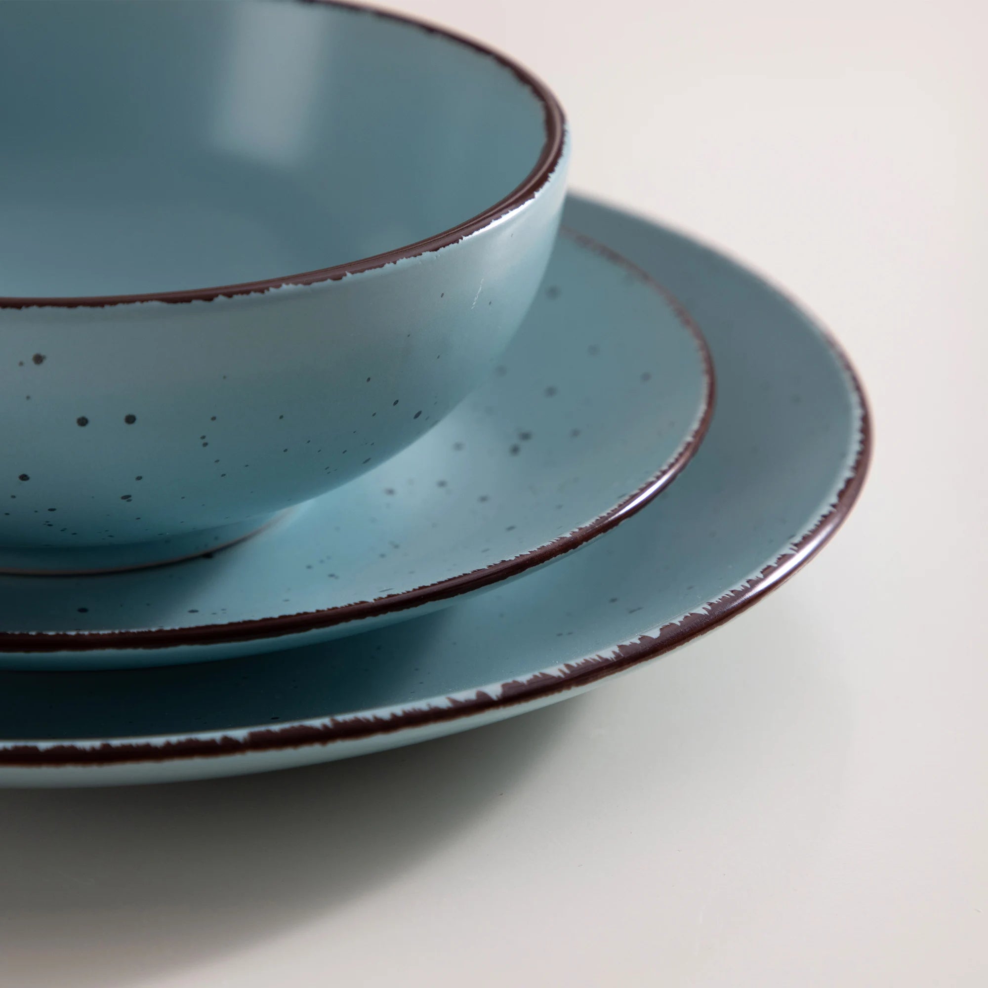 16-delig Blauw Steengoed Serviesset – Duurzaam en Stijlvol Aardewerk voor Dagelijks Gebruik