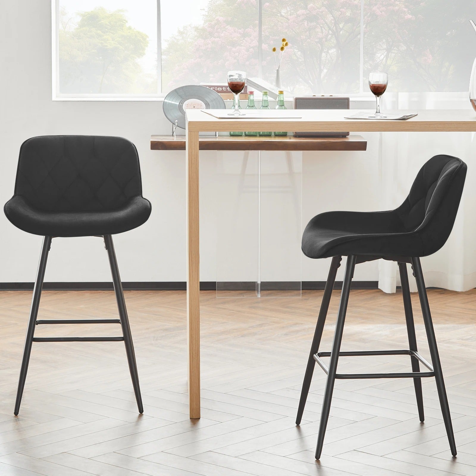 Set van 2 Fluwelen Barkrukken – Zwarte Gestoffeerde Barstoelen met Rugleuning